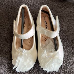 Little girl Patent leather Mary Janes